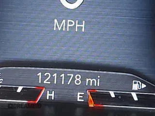 2019 Jeep Cherokee Limited with VIN 1C4PJMDX1KD423367, listed as a IAAI auction lot 41655265 with 121,178 mi miles and . Bid and sale history available at DreamBid. Image 16.