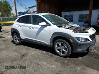 2023 Hyundai Kona SEL с VIN KM8K3CAB7PU929571, выставлен на аукционе Copart как лот 58077185 с пробегом 22 625 миль миль и Списание • Salvage title. История ставок и продаж доступна на DreamBid. Изображение 4.