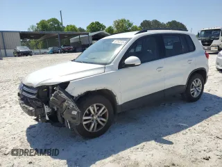 2017 Volkswagen Tiguan S z VIN WVGAV7AXXHK028345, wystawiony jako Copart lot #52797575 z przebiegiem 67 364 mil mil oraz Szkody całkowita. Historia ofert i sprzedaży dostępna na DreamBid. Obrazek 1.
