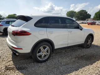 2016 Porsche Cayenne z VIN WP1AA2A26GLA09807, wystawiony jako Copart lot #59619335 z przebiegiem 102 327 mil mil oraz Szkoda całkowita • Salvage title. Historia ofert i sprzedaży dostępna na DreamBid. Obrazek 3.