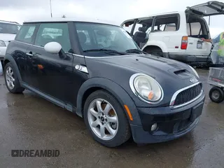 2010 MINI Hardtop S with VIN WMWMF7C55ATZ72075, listed as a IAAI auction lot 41536120 with 75,602 mi miles and . Bid and sale history available at DreamBid. Image 1.