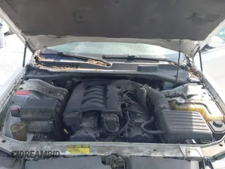 2006 Chrysler 300 Touring z VIN 2C3KA53G86H109231, wystawiony jako IAAI lot #42299031 z przebiegiem Nie podano mil oraz . Historia ofert i sprzedaży dostępna na DreamBid. Obrazek 10.