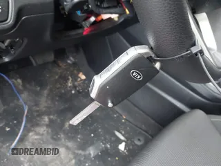 2020 Kia Forte LXS z VIN 3KPF24AD4LE184223, wystawiony jako IAAI lot #41564698 z przebiegiem 32 683 mil mil oraz . Historia ofert i sprzedaży dostępna na DreamBid. Obrazek 11.