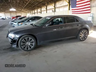2013 Chrysler 300 S z VIN 2C3CCABG0DH618901, wystawiony jako Copart lot #60352245 z przebiegiem 157 061 mil mil oraz Szkoda całkowita • Salvage title. Historia ofert i sprzedaży dostępna na DreamBid. Obrazek 1.