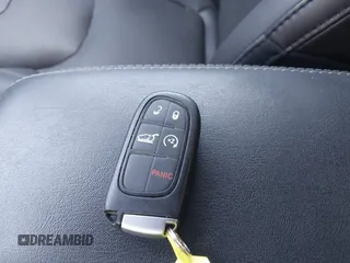 2019 Jeep Cherokee Limited with VIN 1C4PJLDB2KD387798, listed as a IAAI auction lot 39462992 with 20,173 mi miles and . Bid and sale history available at DreamBid. Image 11.