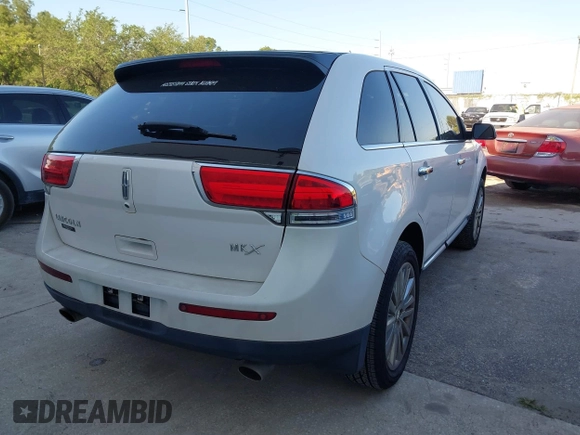 2012 Lincoln MKX with VIN 2LMDJ6JKXCBL09768, listed as a IAAI auction lot 42067444 with 174,319 mi miles. Bid and sale history available at carsss.com. Image 4.