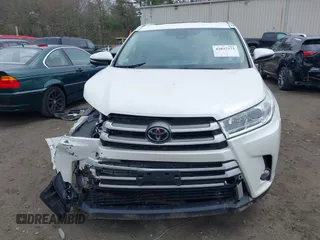 2019 Toyota Highlander SE with VIN 5TDJZRFH3KS629568, listed as a IAAI auction lot 42037373 with 93,358 mi miles and . Bid and sale history available at DreamBid. Image 12.