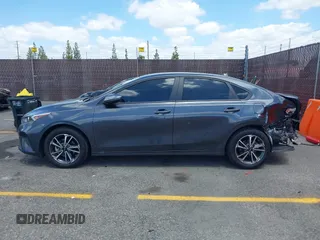 2023 Kia Forte LXS z VIN 3KPF24ADXPE608509, wystawiony jako IAAI lot #42257038 z przebiegiem 19 283 mil mil oraz . Historia ofert i sprzedaży dostępna na DreamBid. Obrazek 14.
