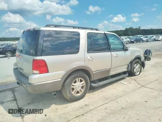2006 Ford Expedition Special Service with VIN 1FMFU15506LA10037, listed as a Copart auction lot 61726303 with 225,227 mi miles and Salvage Title. Bid and sale history available at carsss.com. Image 3.