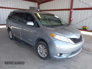 2011 Toyota Sienna XLE AAS with VIN 5TDYK3DC0BS107522, listed as a IAAI auction lot 42207305 with 171,857 mi miles. Bid and sale history available at carsss.com. Image 1.