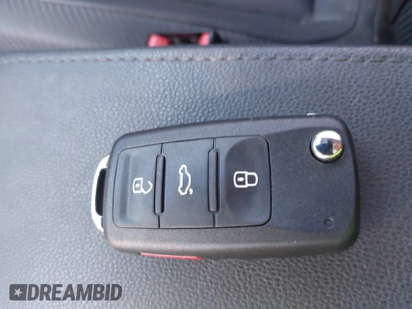2013 Volkswagen Beetle 2.5L w/Sun/Sound/Nav with VIN 3VWJX7AT2DM680808, listed as a IAAI auction lot 42141906 with 113,399 mi miles and . Bid and sale history available at DreamBid. Image 11.