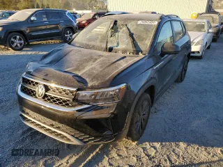 2022 Volkswagen Taos S z VIN 3VVDX7B20NM048222, wystawiony jako Copart lot #76062404 z przebiegiem 16 592 mil mil oraz Szkody całkowita. Historia ofert i sprzedaży dostępna na DreamBid. Obrazek 1.