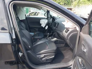 2018 Jeep Compass Latitude with VIN 3C4NJDBB2JT114644, listed as a IAAI auction lot 42499210 with 82,988 mi miles and . Bid and sale history available at DreamBid. Image 5.