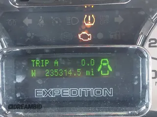 2008 Ford Expedition Limited с VIN 1FMFU19538LA87045, выставлен на аукционе IAAI как лот 41789089 с пробегом 235 314 миль миль и . История ставок и продаж доступна на DreamBid. Изображение 7.