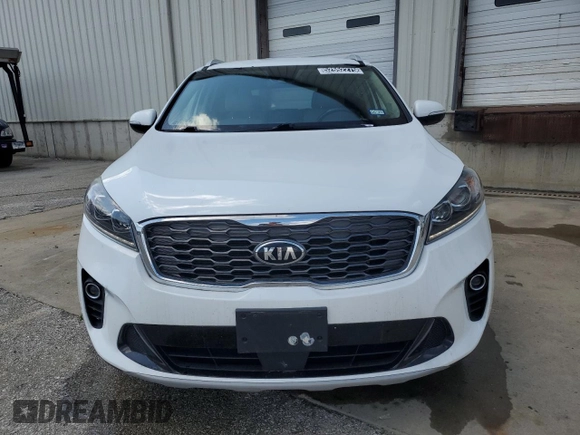 2019 Kia Sorento EX z VIN 5XYPH4A59KG454740, wystawiony jako Copart lot #52552275 z przebiegiem 130 114 mil mil oraz Czysty tytuł • Clean title. Historia ofert i sprzedaży dostępna na DreamBid. Obrazek 5.