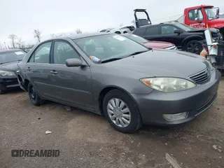 2006 Toyota Camry STD z VIN 4T1BE32K66U648319, wystawiony jako IAAI lot #41983428 z przebiegiem 196 988 mil mil oraz . Historia ofert i sprzedaży dostępna na DreamBid. Obrazek 1.