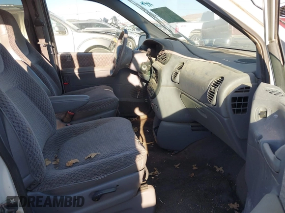 1998 Dodge Caravan Sport with VIN 2B4GP4438WR787782, listed as a IAAI auction lot 41385563 with 199,358 mi miles and . Bid and sale history available at carsss.com. Image 5.