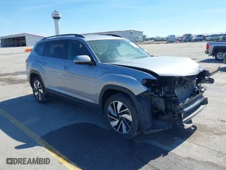 2024 Volkswagen Atlas 2.0T SE w/Technology with VIN 1V2HR2CA5RC569705, listed as a IAAI auction lot 41838594 with 27,519 mi miles. Bid and sale history available at carsss.com. Image 1.