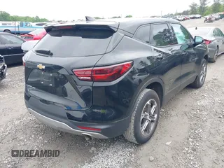 2023 Chevrolet Blazer LT z VIN 3GNKBHR49PS233702, wystawiony jako IAAI lot #42103915 z przebiegiem 40 090 mil mil oraz . Historia ofert i sprzedaży dostępna na DreamBid. Obrazek 4.