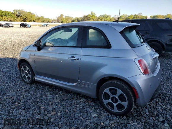 2017 FIAT 500e with VIN 3C3CFFGE9HT699177, listed as a Copart auction lot 47681085 with 15,911 mi miles and Clean title. Bid and sale history available at DreamBid. Image 2.