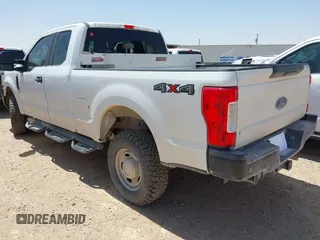 2017 Ford F-250 XLT with VIN 1FT7X2B61HEF18219, listed as a IAAI auction lot 42256823 with 174,381 mi miles and . Bid and sale history available at DreamBid. Image 3.