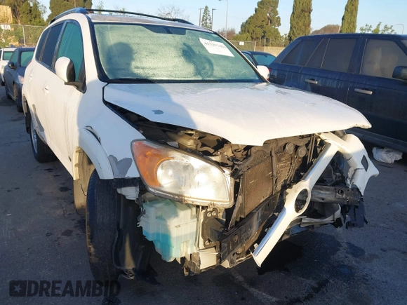 2009 Toyota RAV4 Ltd with VIN JTMBK31V195082609, listed as a IAAI auction lot 41529542 with 227,511 mi miles. Bid and sale history available at carsss.com. Image 12.