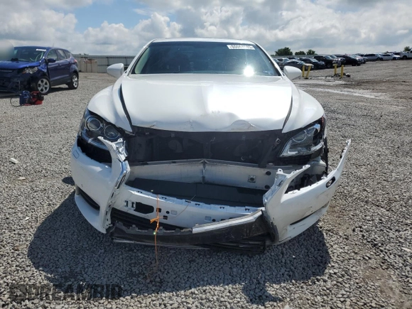 2014 Lexus LS 460 z VIN JTHCL5EF5E5022213, wystawiony jako Copart lot #55564585 z przebiegiem 176 053 mil mil oraz Szkoda całkowita • Salvage title. Historia ofert i sprzedaży dostępna na DreamBid. Obrazek 5.