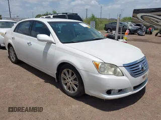 2008 Toyota Avalon XL z VIN 4T1BK36B68U292301, wystawiony jako IAAI lot #42490401 z przebiegiem 248 104 mil mil oraz . Historia ofert i sprzedaży dostępna na DreamBid. Obrazek 1.