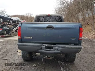 2006 Ford Super Duty F-250 XL with VIN 1FTSW21P16EC12948, listed as a IAAI auction lot 41742030 with 215,258 mi miles. Bid and sale history available at carsss.com. Image 16.