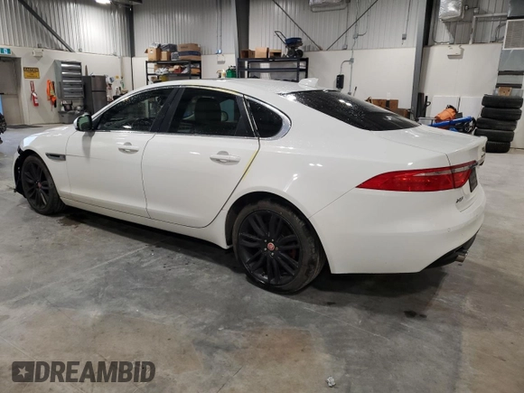 2016 Jaguar XF 35t Prestige z VIN SAJBK4BV7GCY12036, wystawiony jako Copart lot #57208875 z przebiegiem 186 080 mil mil oraz Szkoda całkowita • Salvage title. Historia ofert i sprzedaży dostępna na DreamBid. Obrazek 2.
