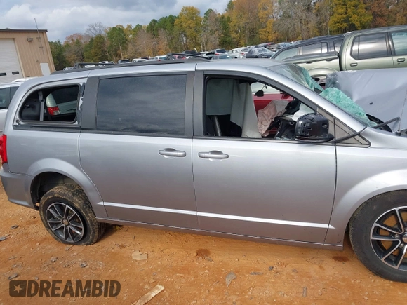 2019 Dodge Grand Caravan SE with VIN 2C4RDGBG3KR639447, listed as a IAAI auction lot 40960702 with Not Provided miles and . Bid and sale history available at DreamBid. Image 12.
