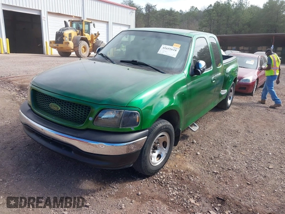 2001 Ford F-150 XL with VIN 2FTRX07WX1CA79197, listed as a IAAI auction lot 41655618 with 267,846 mi miles. Bid and sale history available at carsss.com. Image 2.