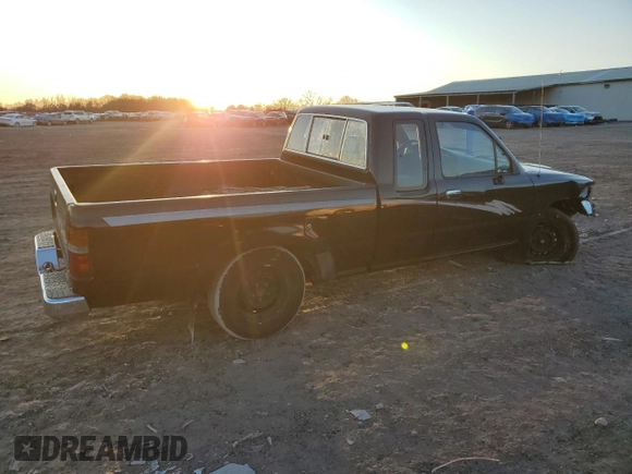 1993 Toyota Pickup DLX with VIN JT4RN93P6P5068144, listed as a Copart auction lot 42949285 with 158,254 mi miles and Clean Title. Bid and sale history available at DreamBid. Image 3.