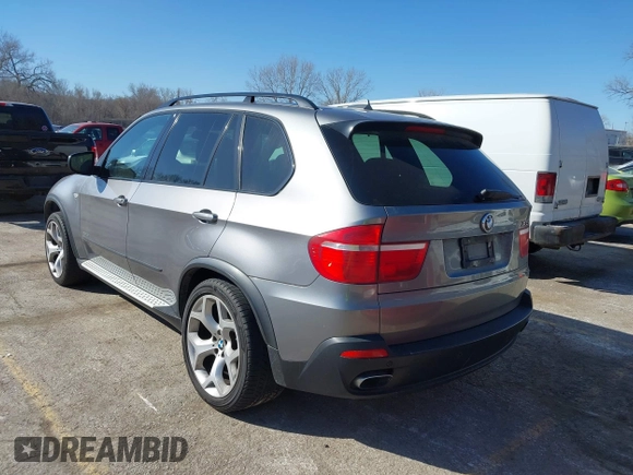 2010 BMW X5 z VIN 5UXFE8C52AL312465, wystawiony jako IAAI lot #41768870 z przebiegiem 144 942 mil mil oraz . Historia ofert i sprzedaży dostępna na DreamBid. Obrazek 3.
