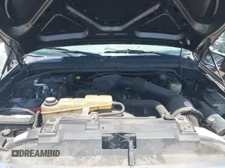2004 Ford F-250 XL z VIN 1FTNW20L94EB48554, wystawiony jako IAAI lot #42451865 z przebiegiem 182 537 mil mil oraz . Historia ofert i sprzedaży dostępna na DreamBid. Obrazek 10.