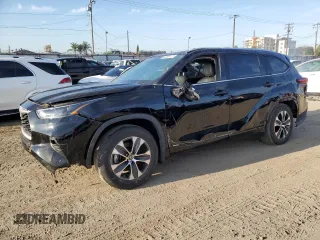 2022 Toyota Highlander Hybrid XLE z VIN 5TDHBRCH1NS556941, wystawiony jako Copart lot #50268175 z przebiegiem 44 754 mil mil oraz Szkoda całkowita • Salvage title. Historia ofert i sprzedaży dostępna na DreamBid. Obrazek 1.