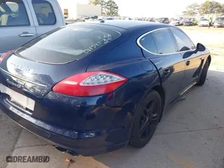 2010 Porsche Panamera S with VIN WP0AB2A70AL061547, listed as a IAAI auction lot 40972962 with 148,139 mi miles. Bid and sale history available at carsss.com. Image 4.