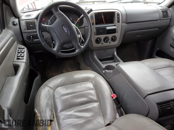 2004 Ford Explorer XLT z VIN 1FMZU63K34UB63991, wystawiony jako Copart lot #88863285 z przebiegiem 322 030 mil mil oraz Nie do naprawy • Non repairable. Historia ofert i sprzedaży dostępna na DreamBid. Obrazek 8.