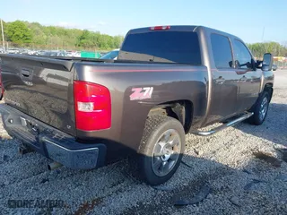 2007 Chevrolet Silverado 1500 LT w/2LT with VIN 2GCEK13M671524630, listed as a IAAI auction lot 41978362 with 243,905 mi miles. Bid and sale history available at carsss.com. Image 4.