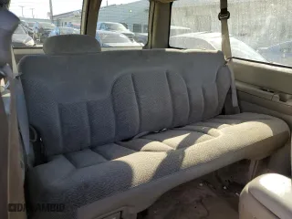 1998 Chevrolet Tahoe with VIN 3GNEK18R1WG135184, listed as a Copart auction lot 77635704 with 225,016 mi miles and Salvage Title. Bid and sale history available at carsss.com. Image 10.