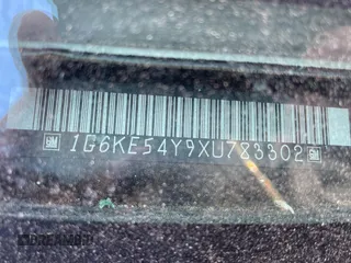 1999 Cadillac DeVille DHS z VIN 1G6KE54Y9XU783302, wystawiony jako Copart lot #42375455 z przebiegiem Nie podano mil oraz Czysty tytuł • Clean title. Historia ofert i sprzedaży dostępna na DreamBid. Obrazek 10.