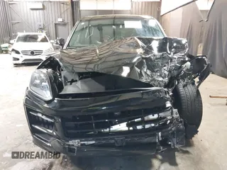 2024 Porsche Cayenne S с VIN WP1AL2AY3RDA32831, выставлен на аукционе IAAI как лот 40750798 с пробегом Не указан миль и . История ставок и продаж доступна на DreamBid. Изображение 6.