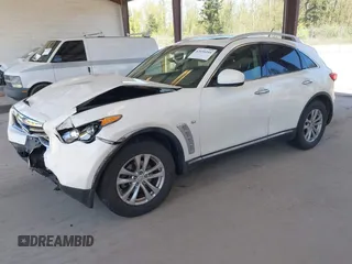 2015 Infiniti QX70 with VIN JN8CS1MU3FM381990, listed as a IAAI auction lot 42034244 with Not Provided miles and . Bid and sale history available at DreamBid. Image 17.
