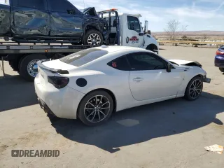 2017 Toyota 86 z VIN JF1ZNAA18H8707260, wystawiony jako Copart lot #45957555 z przebiegiem 83 480 mil mil oraz Szkody całkowita. Historia ofert i sprzedaży dostępna na DreamBid. Obrazek 3.