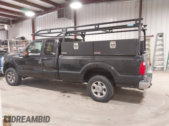 2015 Ford F-250 XLT z VIN 1FT7X2B63FED10680, wystawiony jako IAAI lot #41503254 z przebiegiem 261 634 mil mil oraz . Historia ofert i sprzedaży dostępna na DreamBid. Obrazek 14.