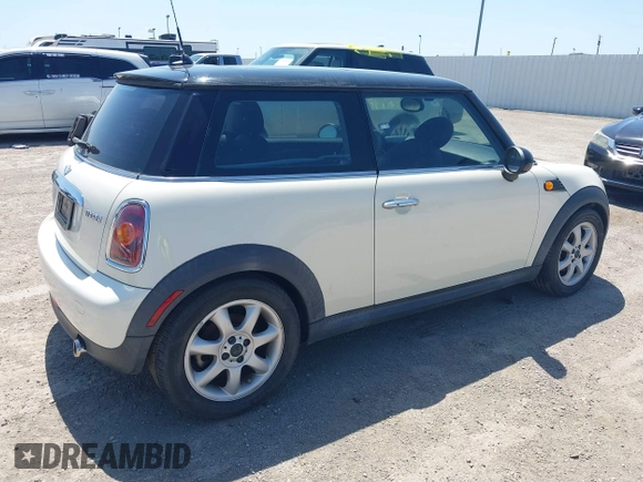 2008 MINI Hardtop with VIN WMWMF33568TT61619, listed as a IAAI auction lot 41997172 with Not Provided miles and . Bid and sale history available at DreamBid. Image 4.