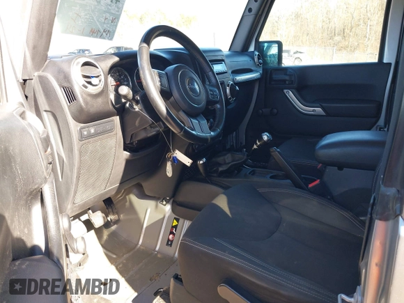2016 Jeep Wrangler Rubicon z VIN 1C4BJWCGXGL307542, wystawiony jako IAAI lot #41407411 z przebiegiem 124 749 mil mil oraz . Historia ofert i sprzedaży dostępna na DreamBid. Obrazek 8.