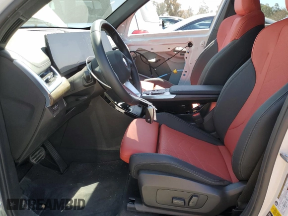 2023 BMW X1 xDrive28i with VIN WBX73EF0XP5W02835, listed as a Copart auction lot 48131313 with 257 mi miles and . Bid and sale history available at DreamBid. Image 7.