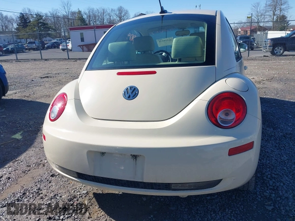 2008 Volkswagen New Beetle Coupe S with VIN 3VWPW31C58M505917, listed as a IAAI auction lot 41510238 with 64,596 mi miles. Bid and sale history available at carsss.com. Image 17.