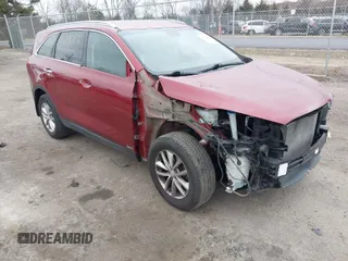 2016 Kia Sorento LX with VIN 5XYPGDA38GG165504, listed as a IAAI auction lot 41719002 with 126,424 mi miles. Bid and sale history available at carsss.com. Image 1.